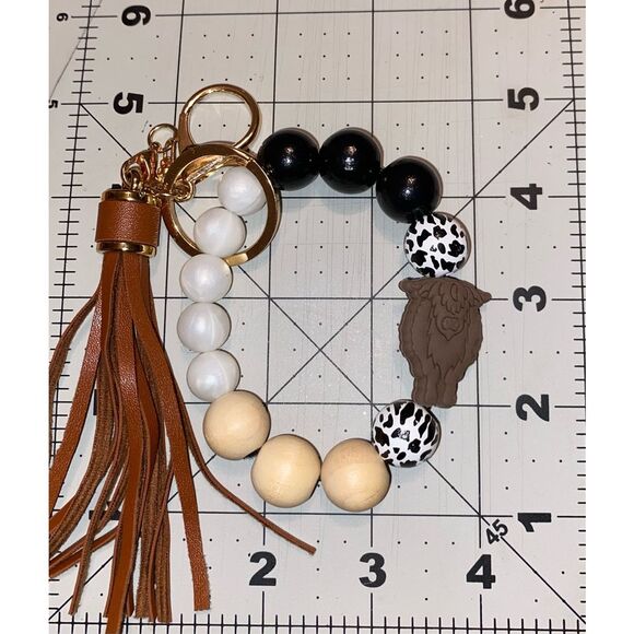 🎀2/$20🎀 Brown Highland Cow Keychain Wristlet with Tassel - Picture 2 of 4